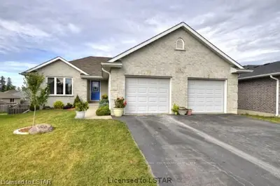 16 Feltz Drive, Ingersoll, On N5c 4e9