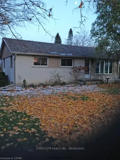 358 Oxford Avenue, Ingersoll, On N5c 3h6