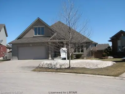 475 Hummingbird Crescent, Woodstock, On N4t 1v9