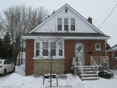214 Sydenham Street, Woodstock, On N4s 7b9