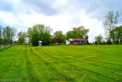 21292 Muncey Road, Strathroy-caradoc, On N0l 1w0