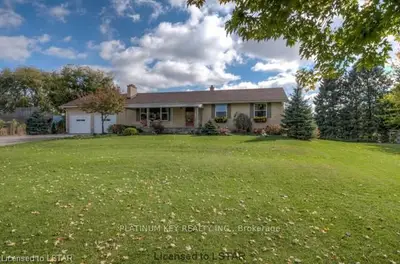 8615 Olde Drive, Strathroy-caradoc, On N0l 1w0
