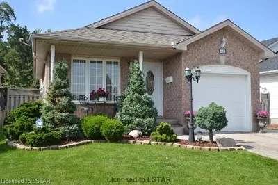 862 Railton Avenue, London East, On N5v 4w1