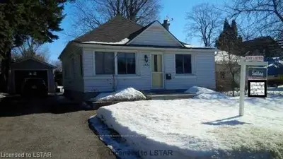 195 Waterloo Street, Woodstock, On N4s 2t8