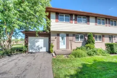 374 BASE LINE Road W, London South, ON N6J 1W1