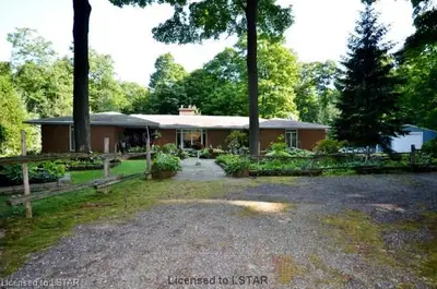 24152 Saxton Road, Strathroy-caradoc, On N7g 3h3