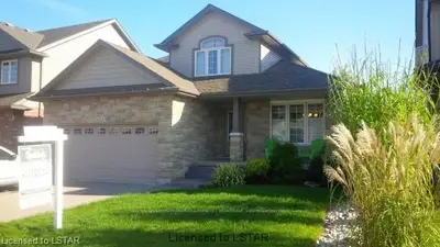 630 Spitfire Street, Woodstock, On N4t 0b6