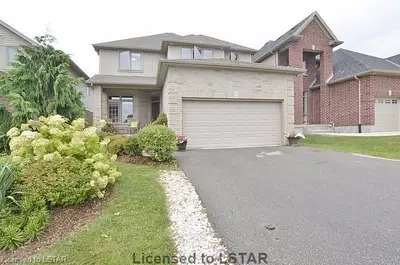 1328 OAKCROSSING Road, London North, ON N6H 0C1