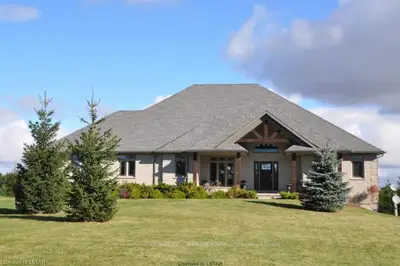 22232 Allen Road, Strathroy-caradoc, On N0l 1w0