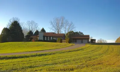 7706 Walkers Drive, Strathroy-caradoc, On N7g 3h4