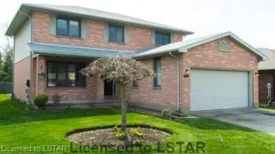 660 COUNTRY CLUB Drive, London South, ON N6C 5P9
