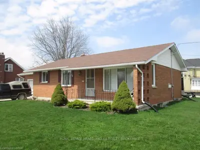 34 HURON Street E, South Huron, ON N0M 1S1