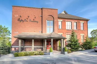 81 Broadway Street 103, Woodstock, On N4s 3a1