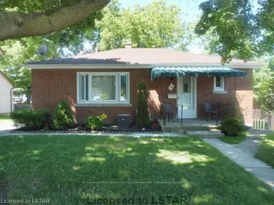 14 East Park Drive, Woodstock, On N4s 3h8