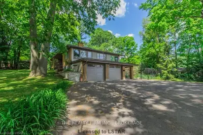 35 PARK LANE Court, London South, ON N6K 1Z6