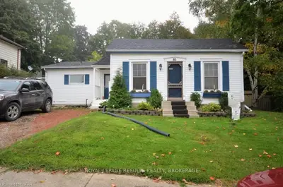 85 Brock Street, Woodstock, On N5s 3b7