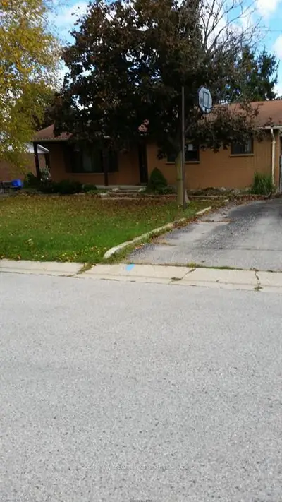17 Linden Place, Ingersoll, On N5c 3s7