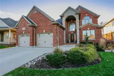 2012 RIVERBEND Road, London South, ON N6K 0A1