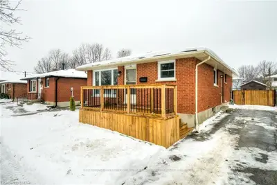 54 SCOTCHMERE Crescent, London South, ON N6E 2A1