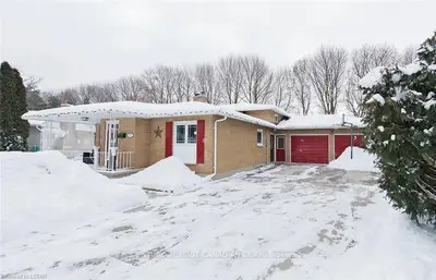 443 CASTLEGROVE Court, London North, ON N6G 1L2
