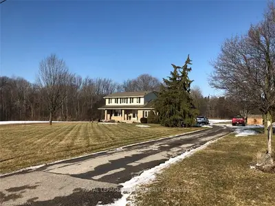 2612 TRAFALGAR Street, London East, ON N6M 1G9