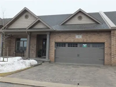 1800 SUMAC Way 5, London South, ON N6K 0G1