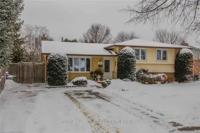 131 ST. CLAIR Crescent, London South, ON N6J 3V8