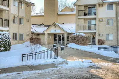 725 DEVERON Crescent 217, London South, ON N5Z 4X3