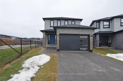 1942 Foxridge Crescent, London North, On L6g 0l8