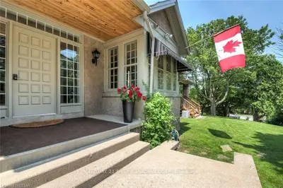 293 COMMISSIONERS Road E, London South, ON N6C 2T3