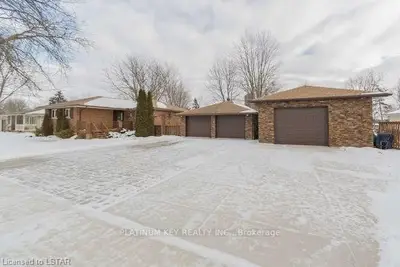 215 SYMES Street, Southwest Middlesex, ON N0L 1M0