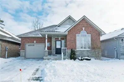 11 HOLLAND Avenue, Aylmer, NY N5H 3J2