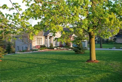 1519 WESTDEL, London South, ON N6K 4R1