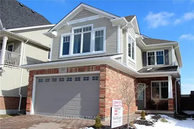 1888 CEDARHOLLOW Boulevard, London North, ON N5X 0C3