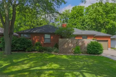 224 UNIVERSITY Crescent, London East, ON N6A 2L5