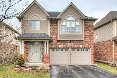 2196 LILAC Avenue, London South, ON N6K 5C5