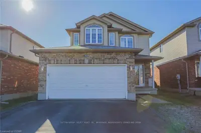 713 THISTLEWOOD Drive, London North, ON N5X 0A7