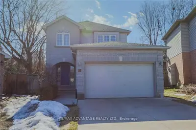 15 BRIMLEY Court, London North, ON N6H 5S3