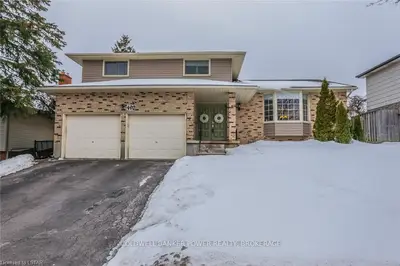 492 EVERGLADE Crescent, London North, ON N6H 4L4