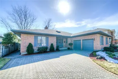 98 MOUNTAINVIEW Crescent, London South, ON N6J 4M8