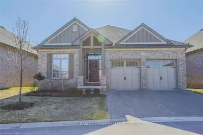 725 EAGLETRACE Drive 33, London North, ON N6G 0J7
