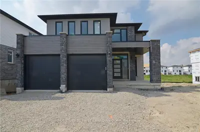 2186 WATEROAK Drive, London North, ON N6G 5B4