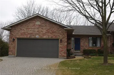 30 DOON Drive 20, London North, ON N5X 3X1