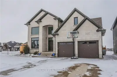 145 ACTON Street, Strathroy-Caradoc, ON N7G 0C8