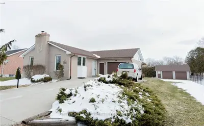 280 VICTORIA Street, North Middlesex, ON N0M 2K0