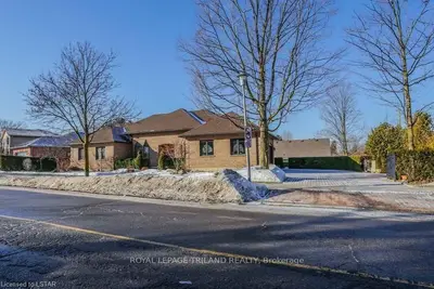 1048 GRIFFITH Street, London South, ON N6K 3Y5