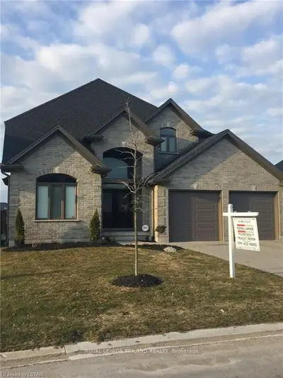 1555 LOGANS Way, London South, ON N6K 0E4