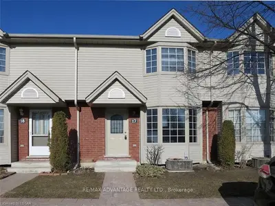 50 CHAPMAN Court 17, London North, ON N6G 5E1