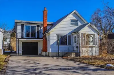 28 LAMBETH Avenue, London South, ON N6C 2L4