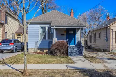 112 LANGARTH Street E, London South, ON N6C 1Z2